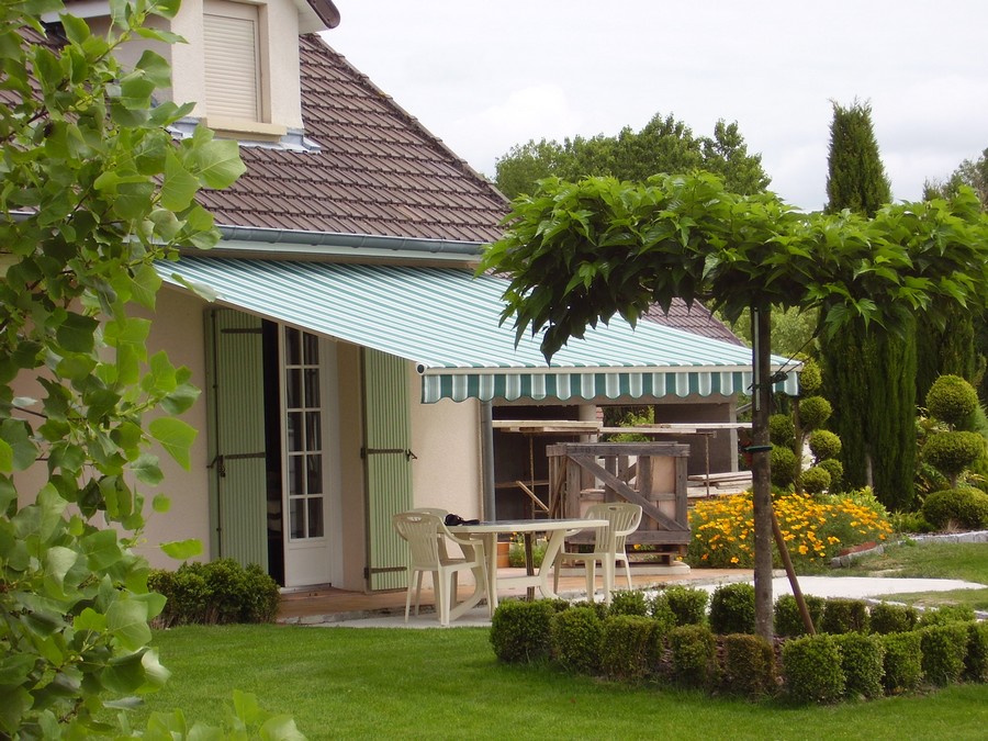 Stores-Interieurs-Exterieurs-Vaillant-Militzer-Romilly-Sur-Seine