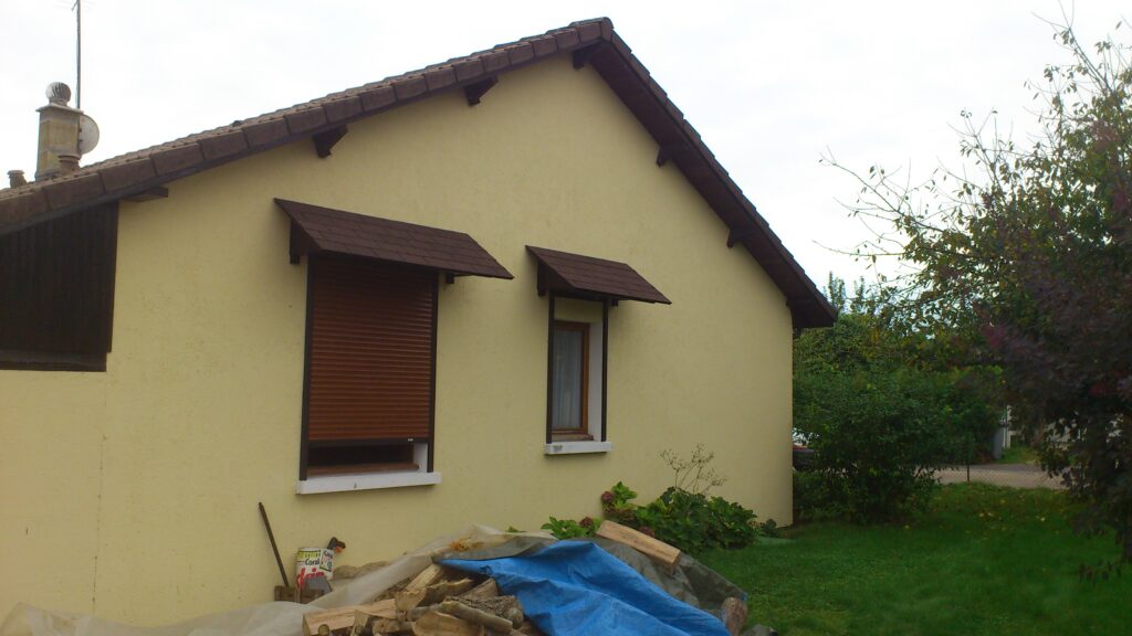 Vue d’ensemble des volets roulants aluminium Rénobloc posé sur mesure