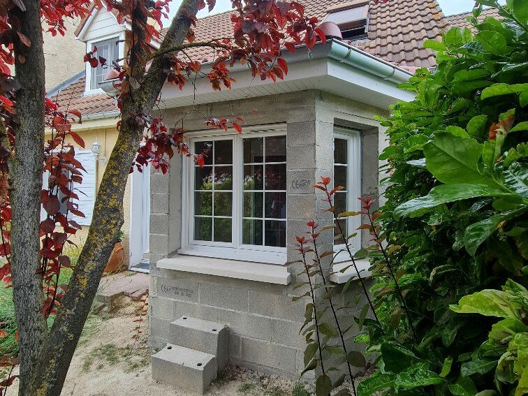 Fenêtres PVC Franciaflex installées sur bow window