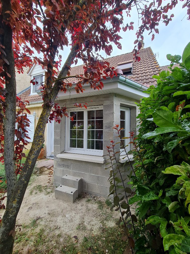 Fenêtres PVC Franciaflex installées sur bow window