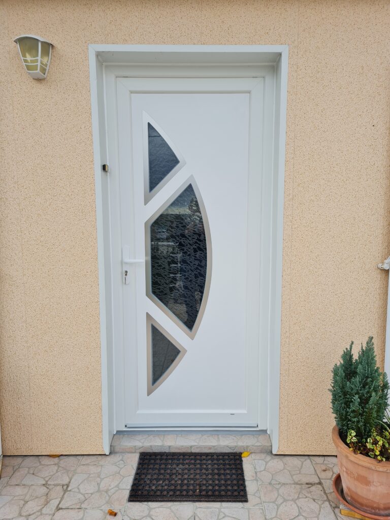 Porte d'entrée PVC Franciaflex SELENGA avec vitrage original droit et arrondi
