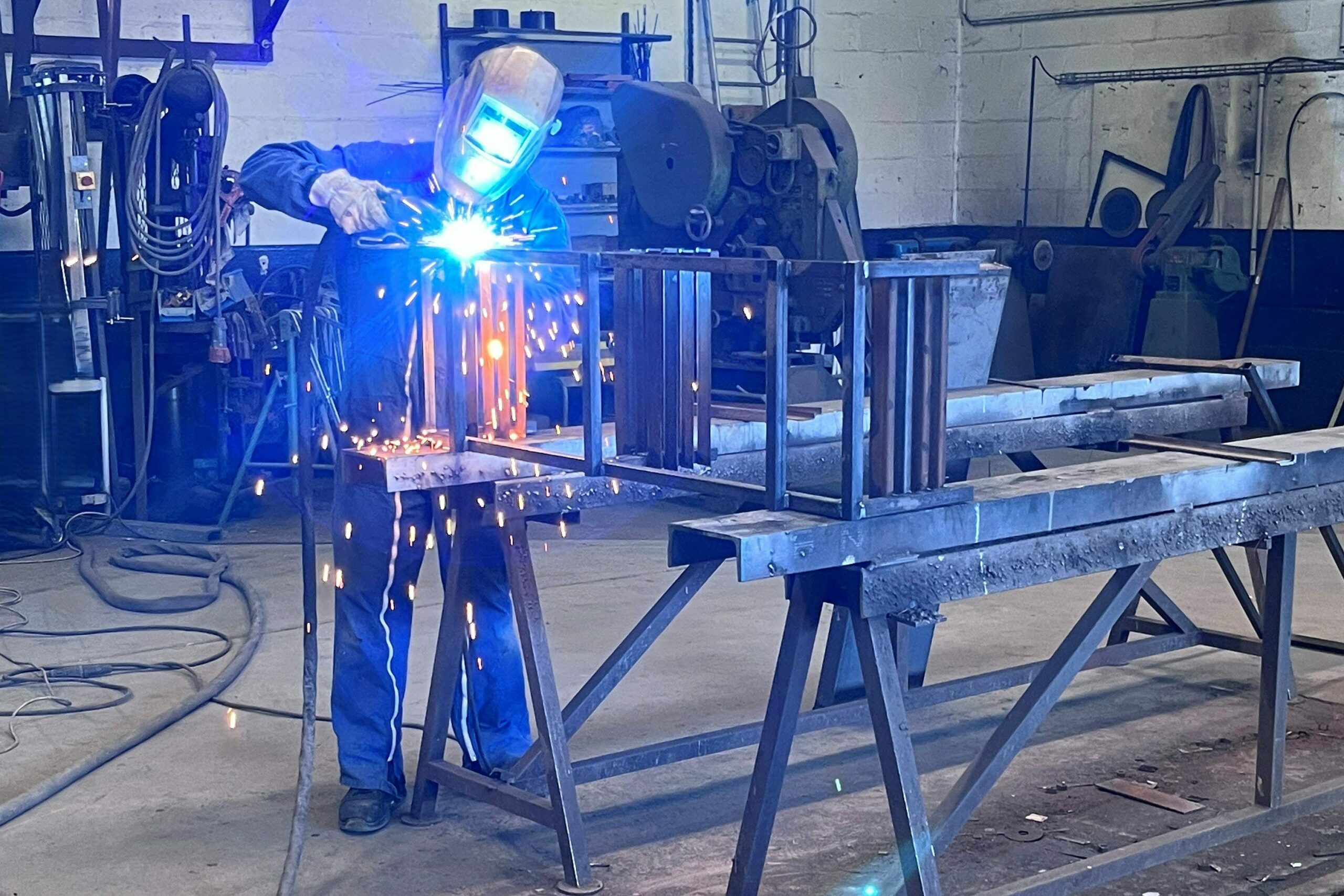 Travaux de soudure acier en atelier pour fabrication d’ouvrages métalliques sur mesure