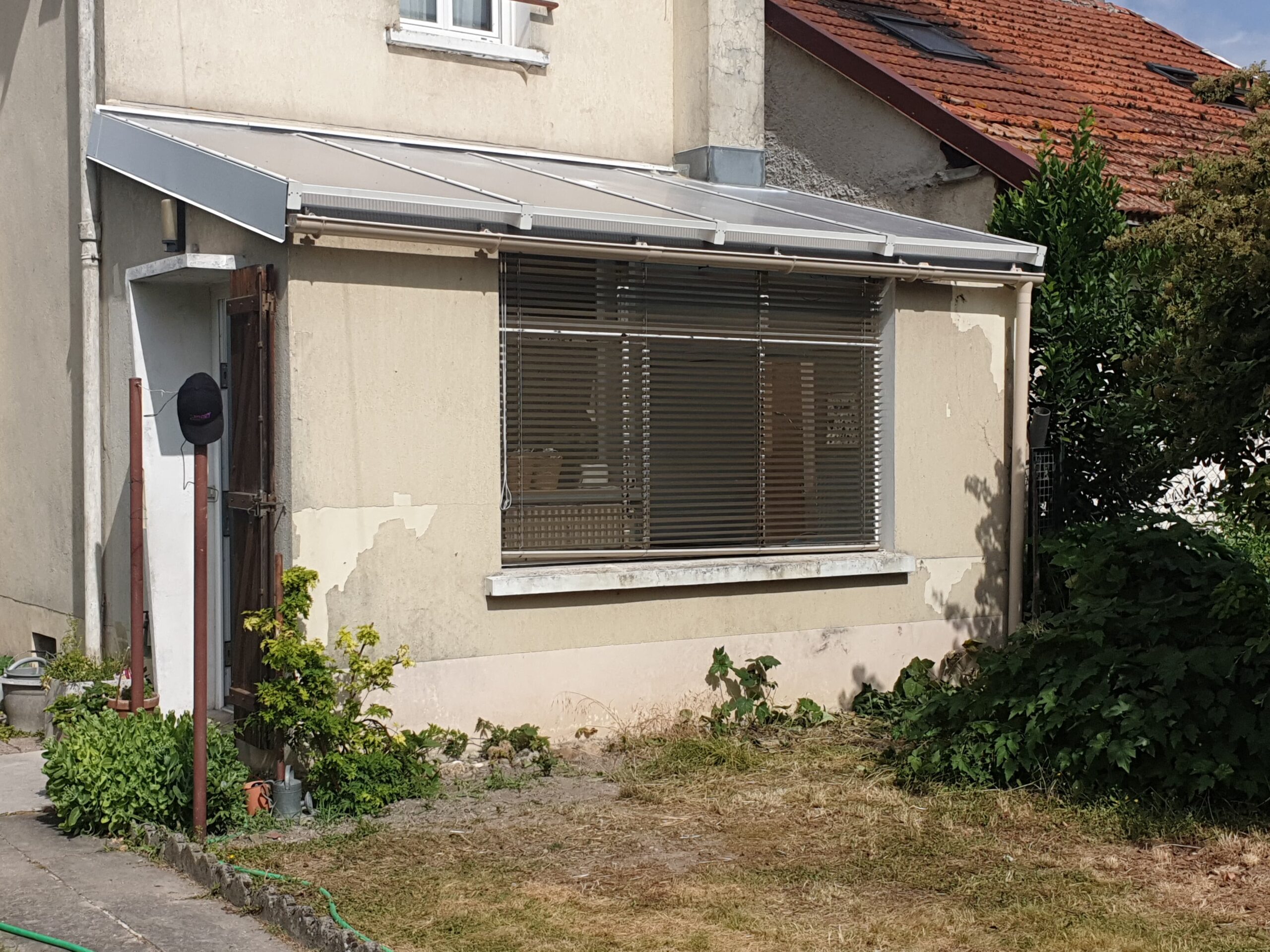 Toiture avec nouvelles plaques polycarbonate après remplacement